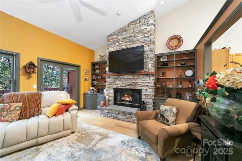 4 Unoga Court Brevard NC 28712