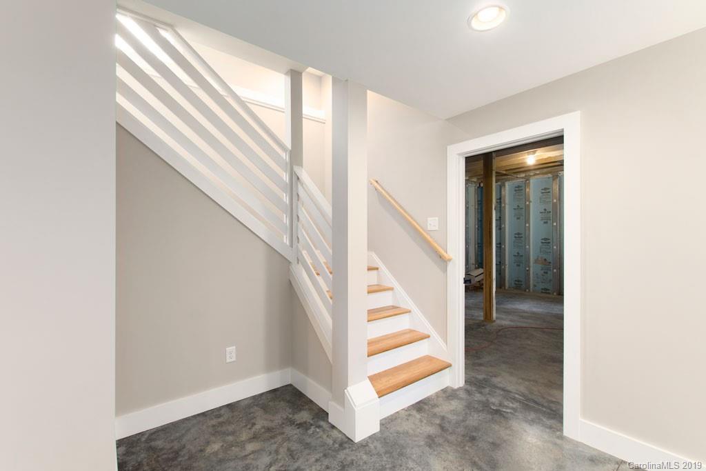 8 Mauricet Lane Asheville NC 28806