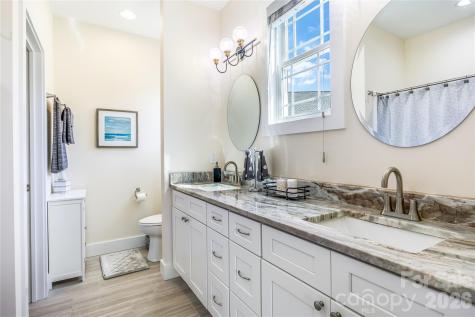 376 Windy Acres Knoll Drive Hendersonville NC 28792