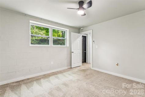 1014 N Mountain Street Cherryville NC 28021