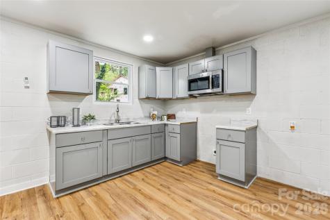 1014 N Mountain Street Cherryville NC 28021