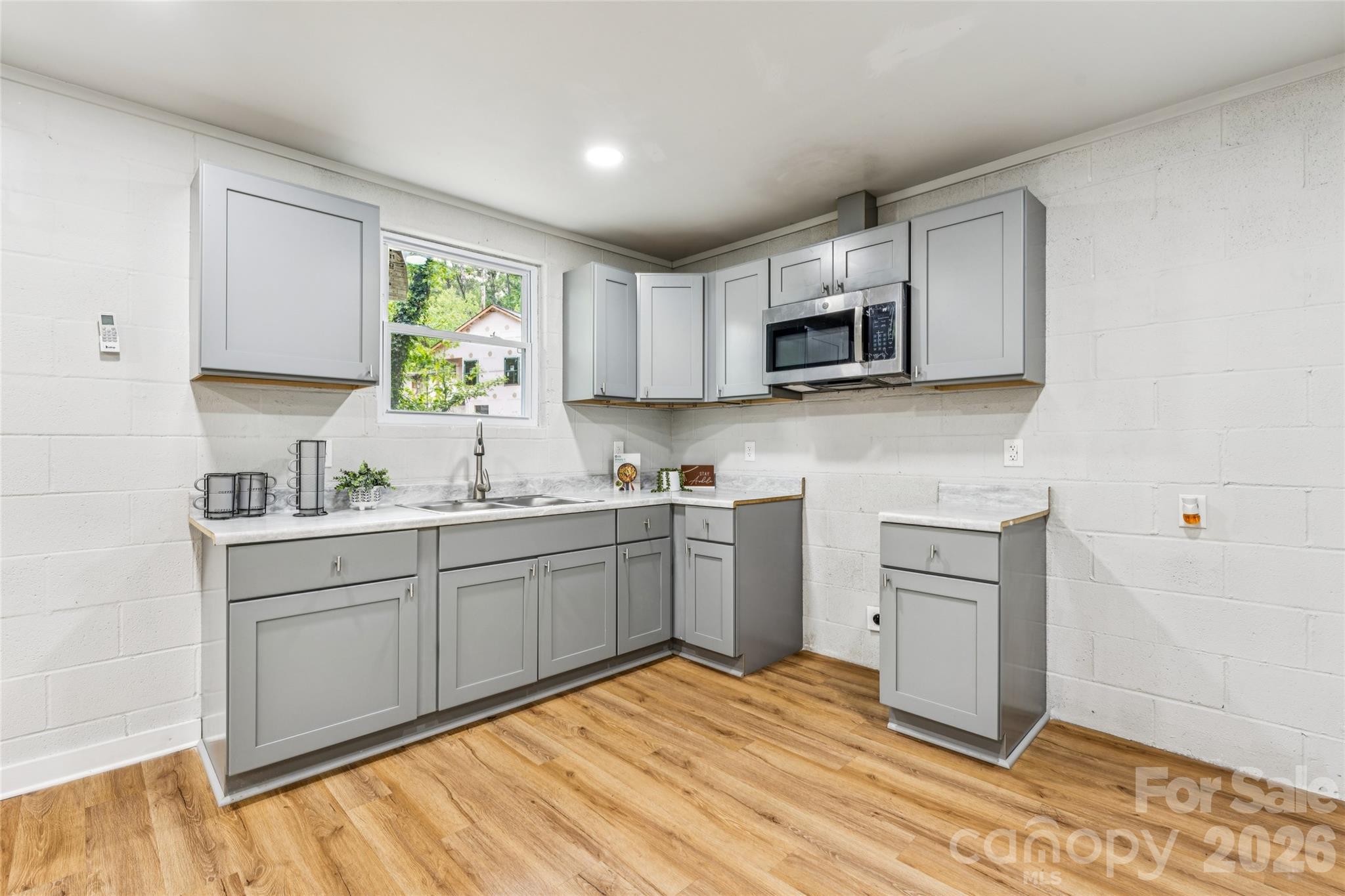 1014 N Mountain Street Cherryville NC 28021