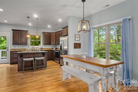221 Courtland Place Asheville NC 28801