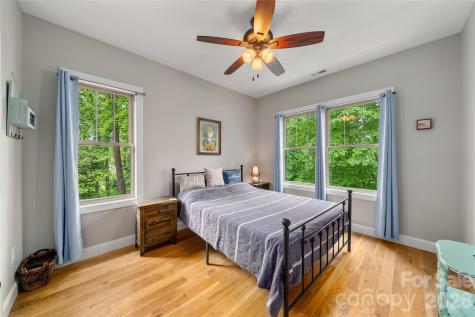 221 Courtland Place Asheville NC 28801