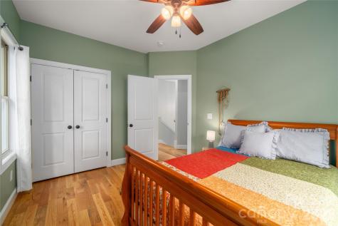 221 Courtland Place Asheville NC 28801