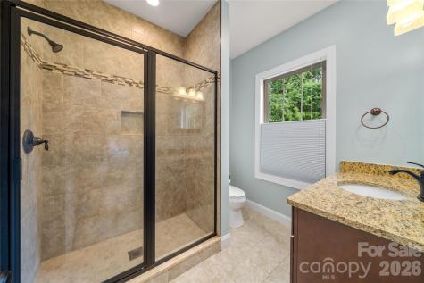 221 Courtland Place Asheville NC 28801
