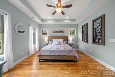 221 Courtland Place Asheville NC 28801