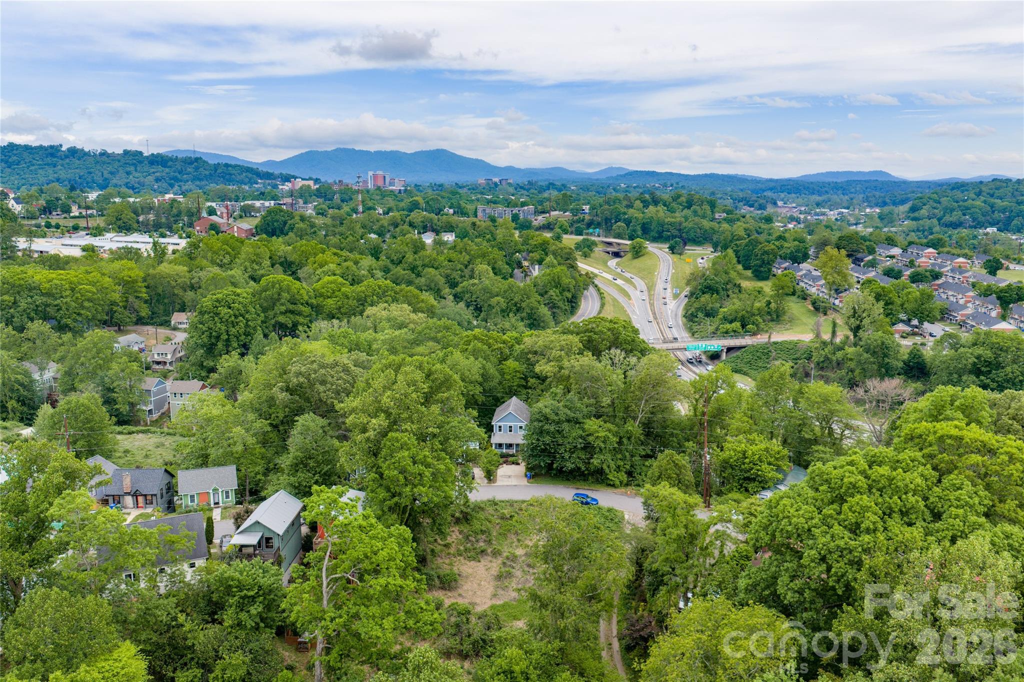221 Courtland Place Asheville NC 28801