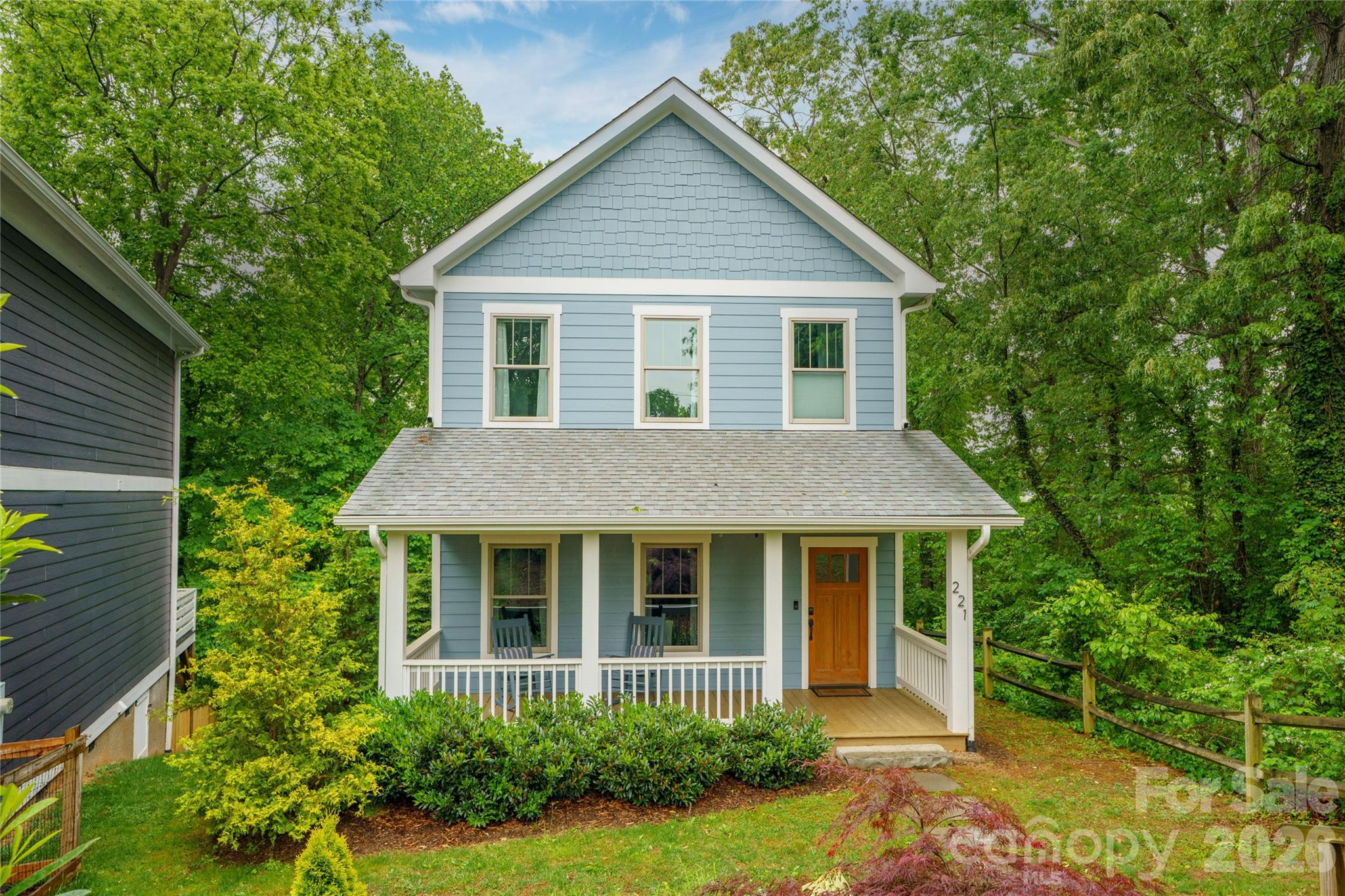 221 Courtland Place Asheville NC 28801