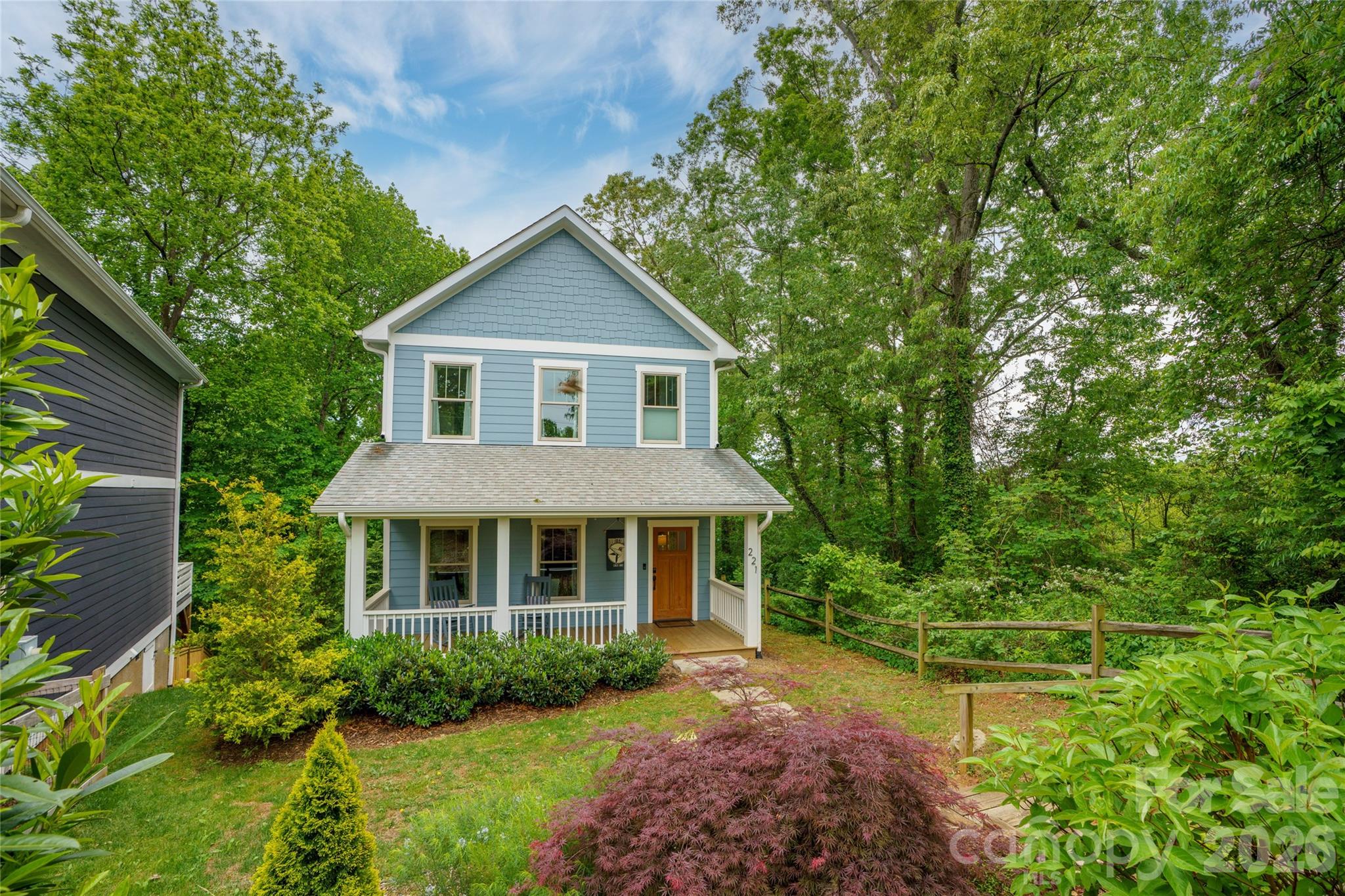 221 Courtland Place Asheville NC 28801