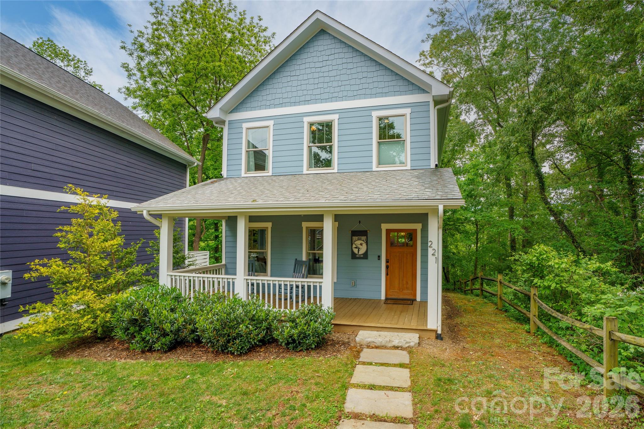 221 Courtland Place Asheville NC 28801