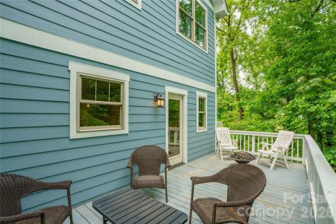 221 Courtland Place Asheville NC 28801