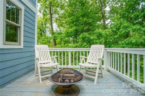 221 Courtland Place Asheville NC 28801