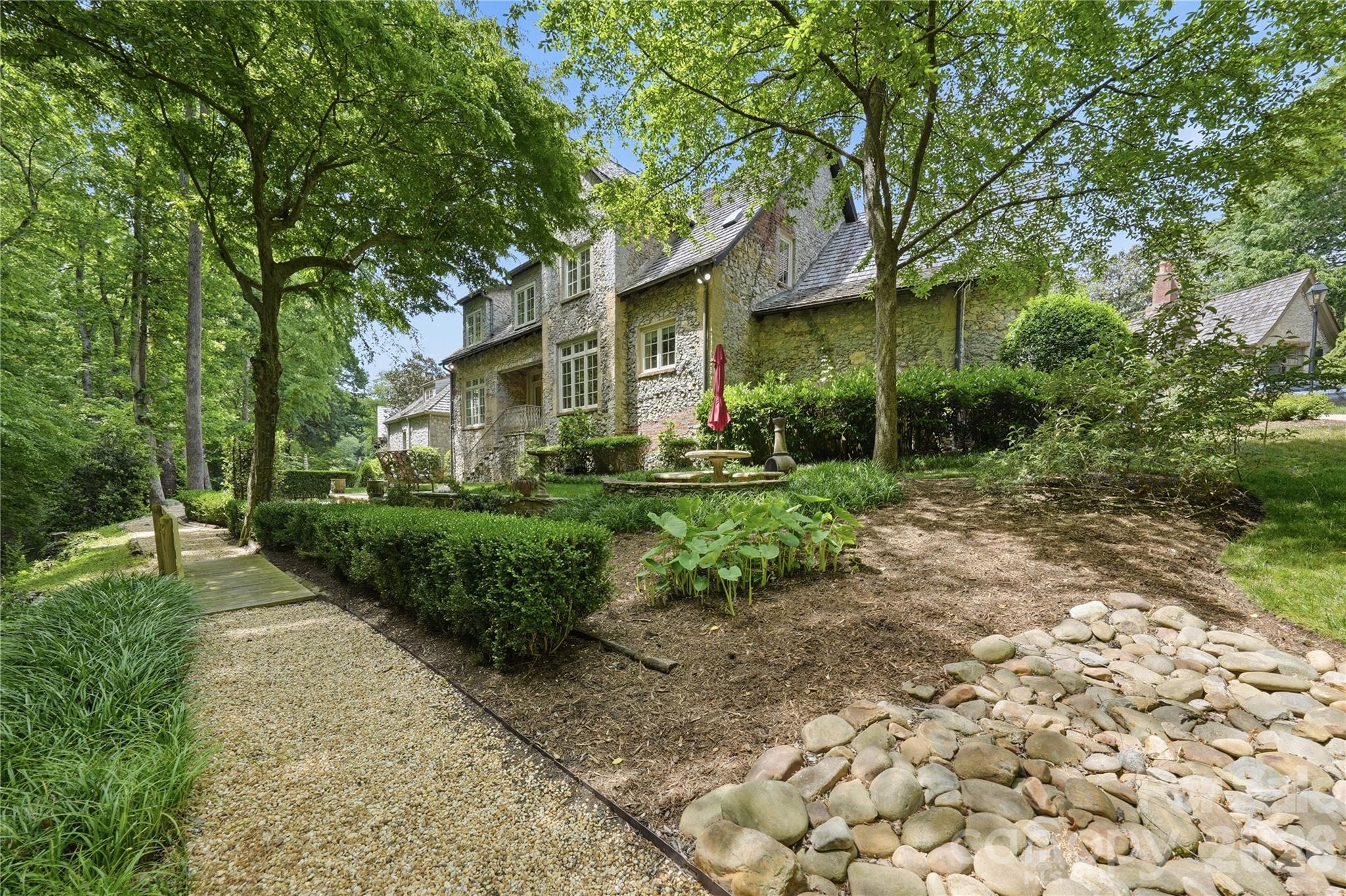 2418 La Maison Drive Charlotte NC 28226