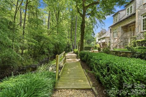 2418 La Maison Drive Charlotte NC 28226