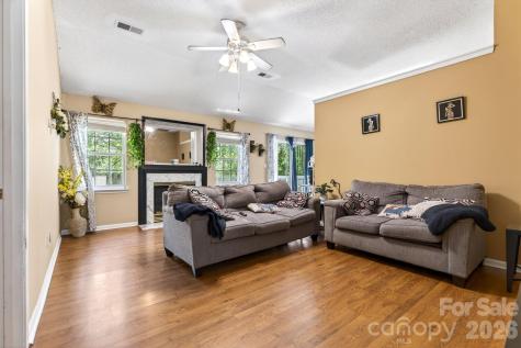 13908 Mcgloughlin Way Court Charlotte NC 28273