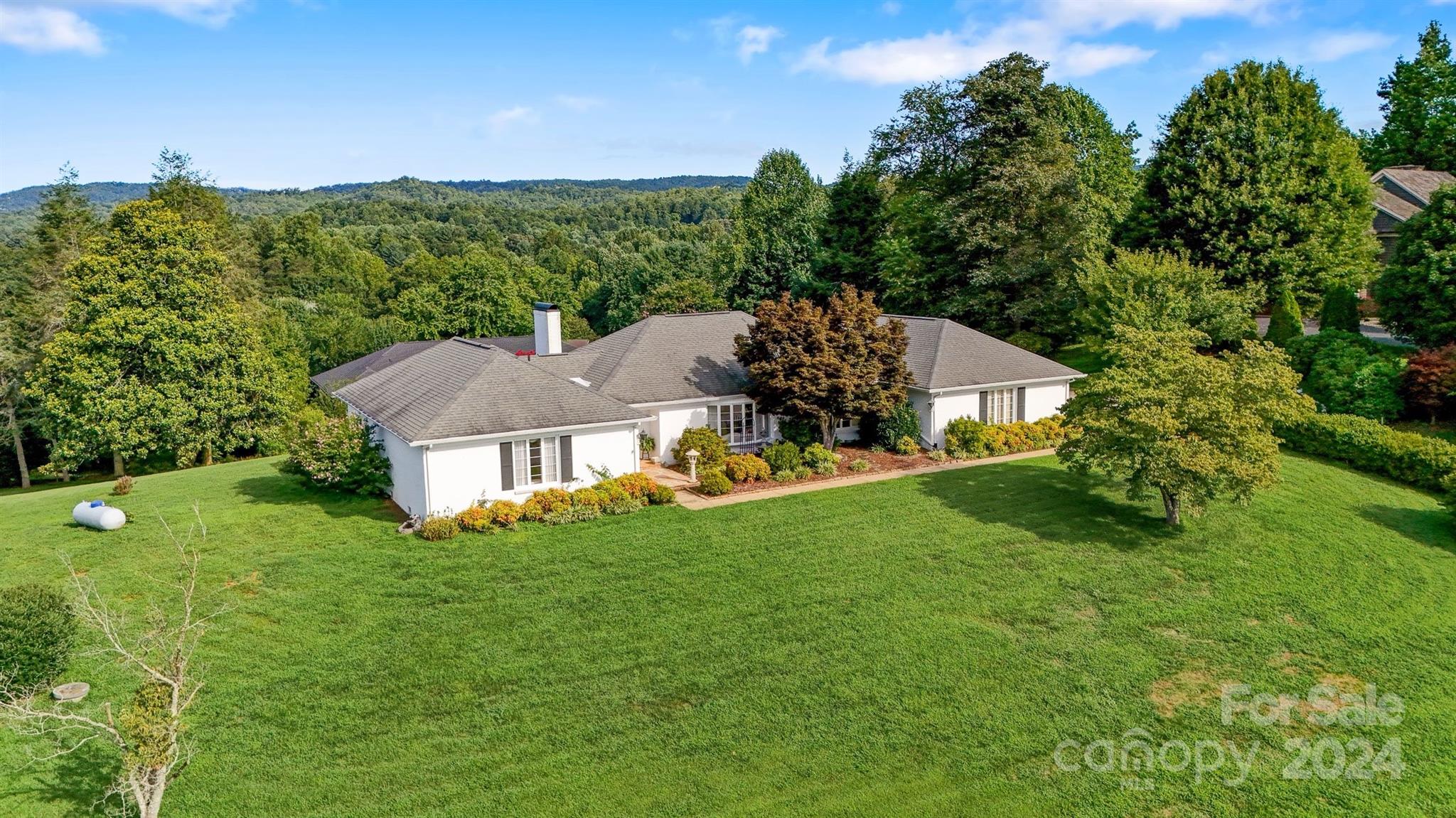 2781 Lakeview Drive Lenoir NC 28645