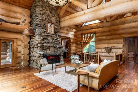 303 Flying Hawk Trail Waynesville NC 28786