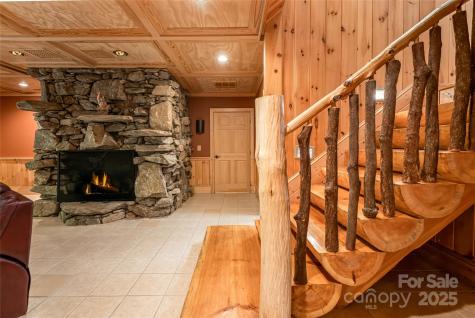 303 Flying Hawk Trail Waynesville NC 28786