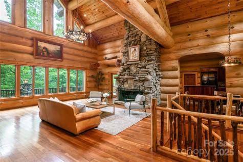 303 Flying Hawk Trail Waynesville NC 28786