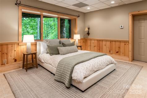 303 Flying Hawk Trail Waynesville NC 28786