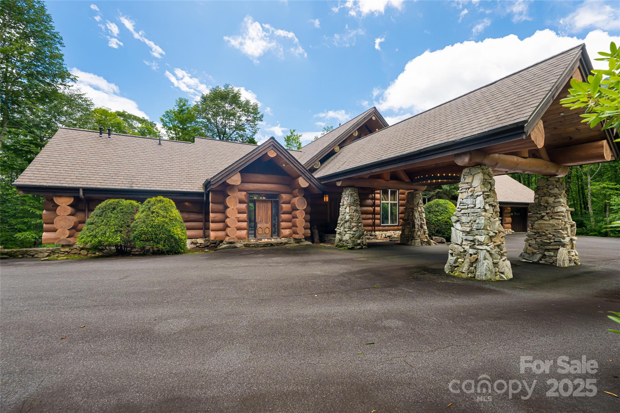 303 Flying Hawk Trail Waynesville NC 28786