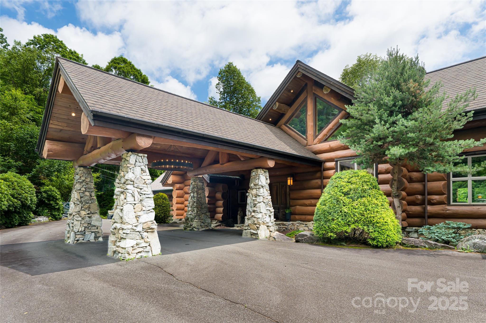 303 Flying Hawk Trail Waynesville NC 28786