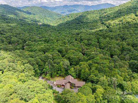303 Flying Hawk Trail Waynesville NC 28786