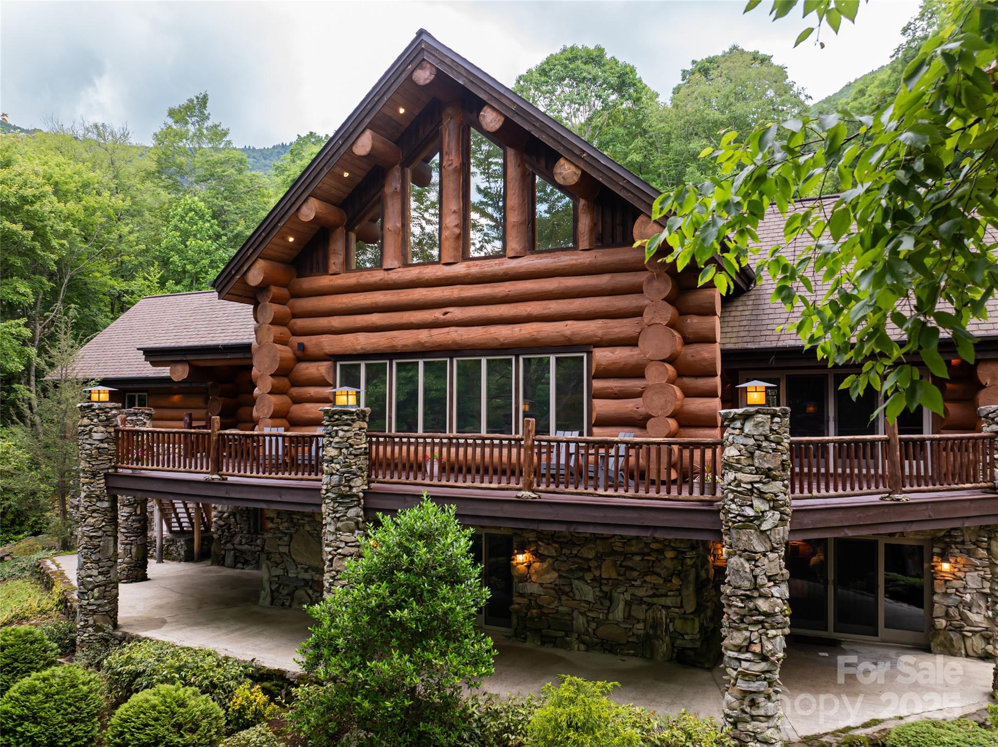 303 Flying Hawk Trail Waynesville NC 28786
