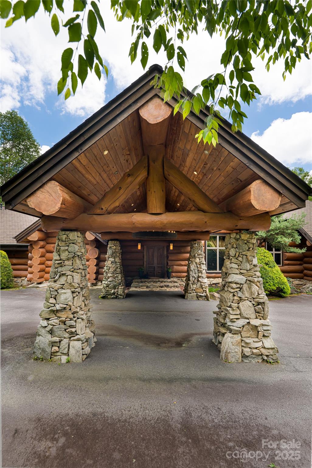303 Flying Hawk Trail Waynesville NC 28786