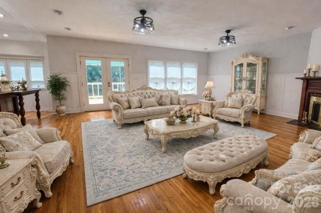 743 S College Avenue Newton NC 28658