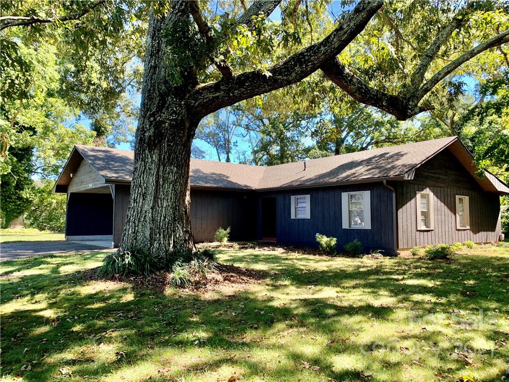 1989 Hass Drive Newton NC 28658