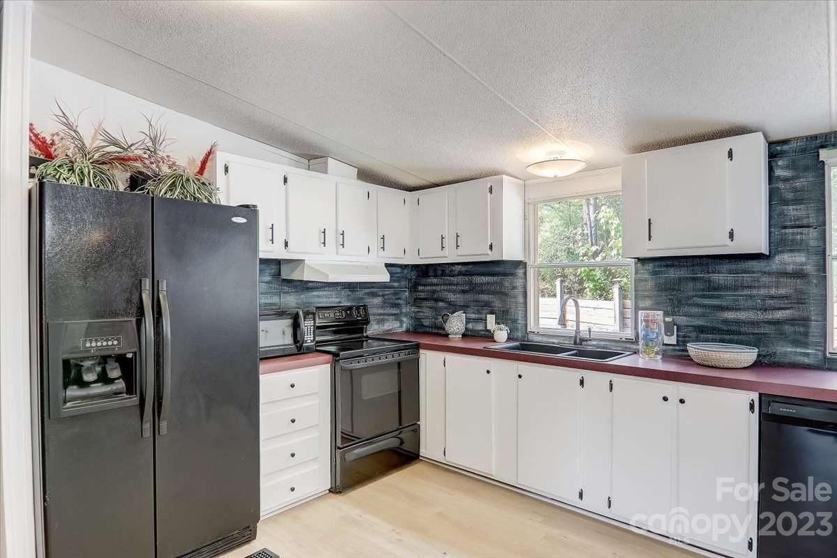 202 Nicholas Drive Asheville NC 28806