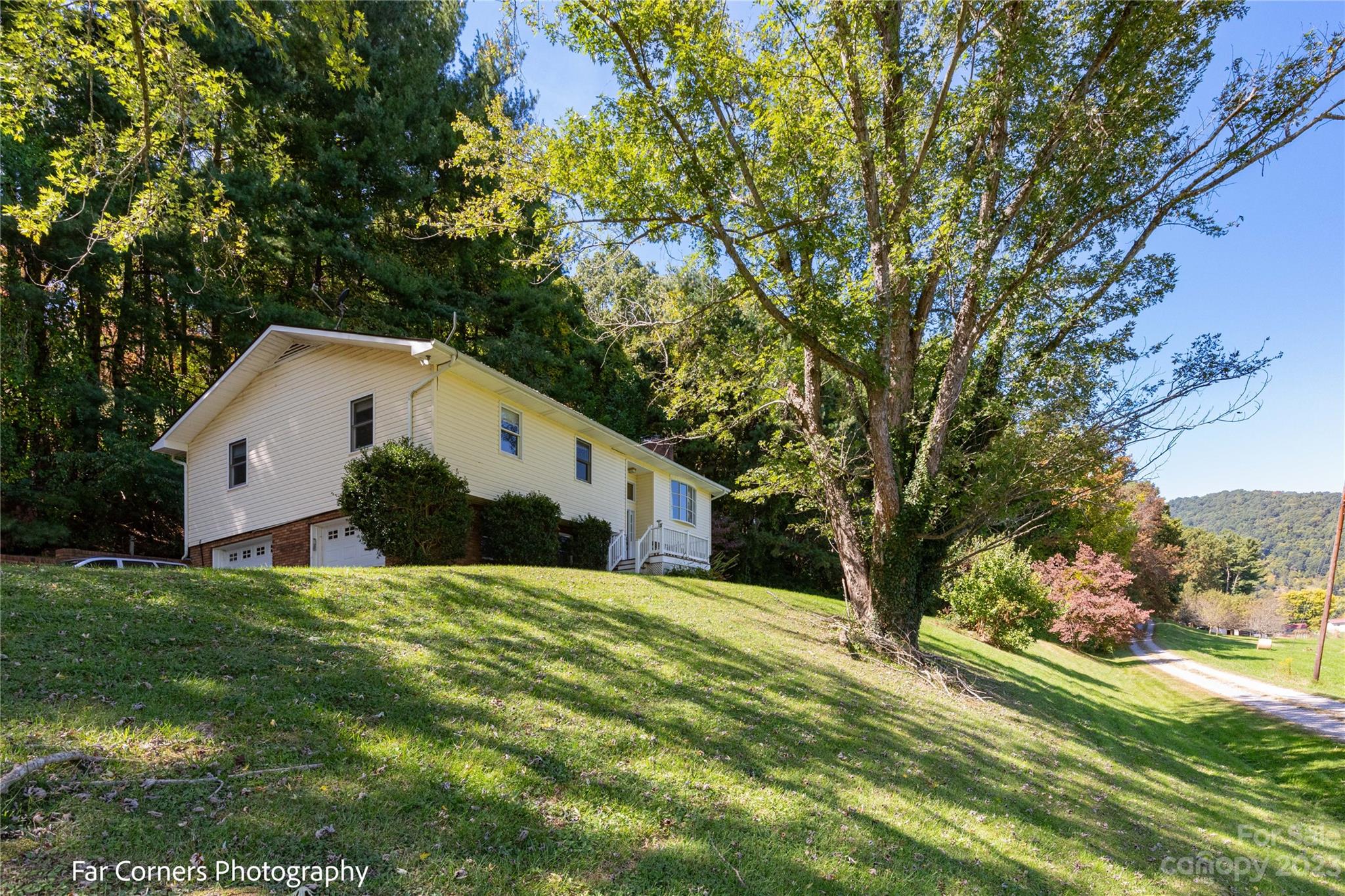8 Ravenwood Ridge Canton NC 28716