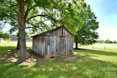 36276 Vick Road New London NC 28127