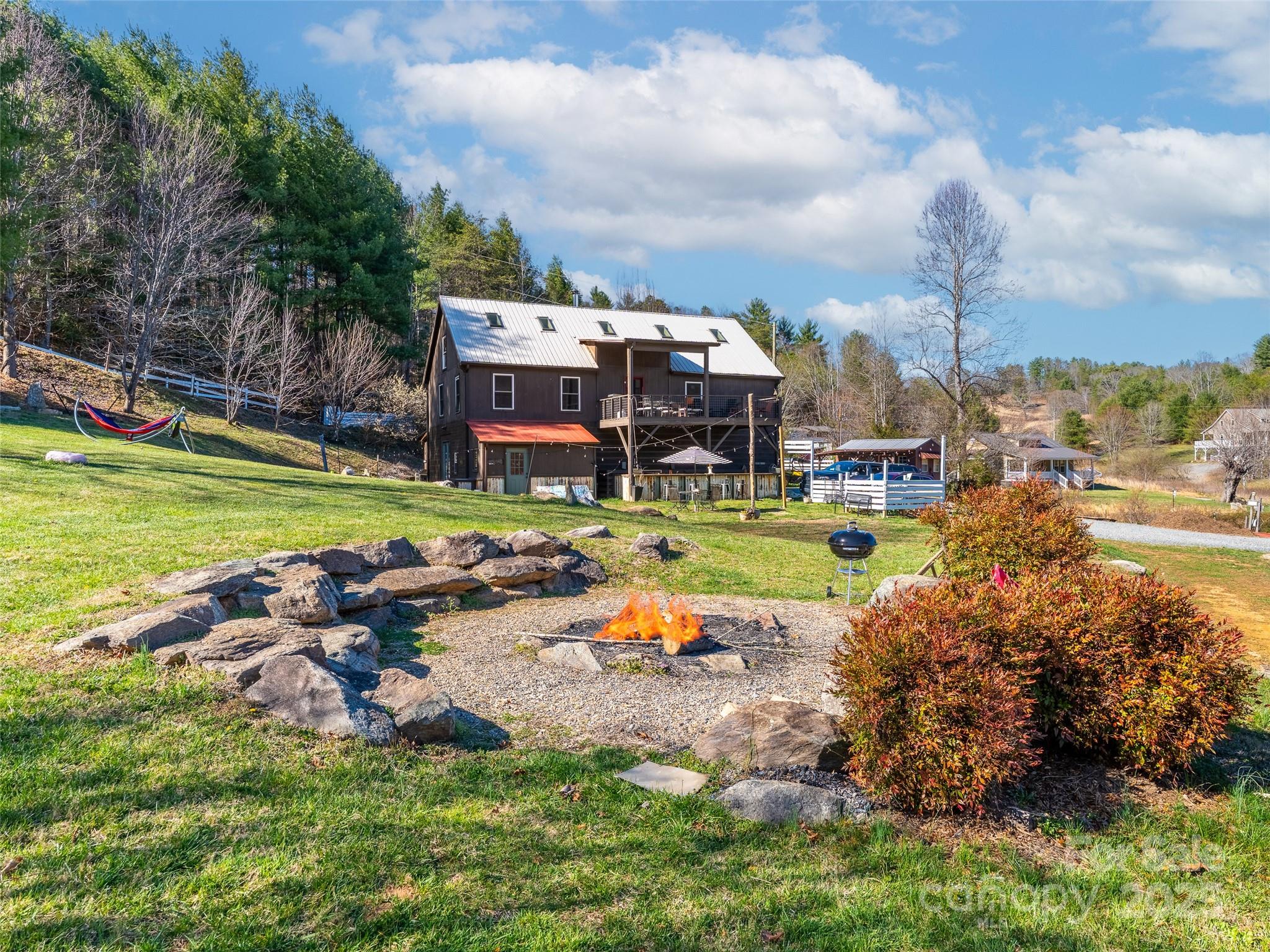 22 Frannys Farm Road Leicester NC 28748