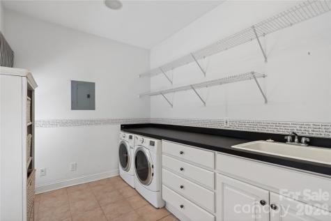 1209 S South Street Gastonia NC 28052