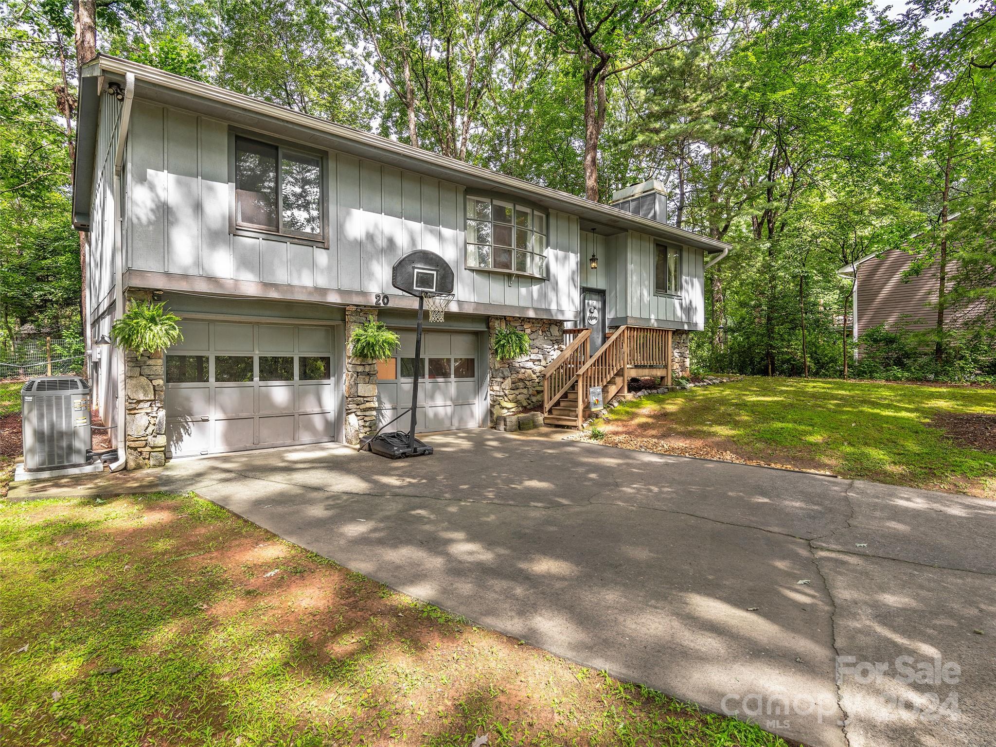 20 S Wildwood Lane Fletcher NC 28732