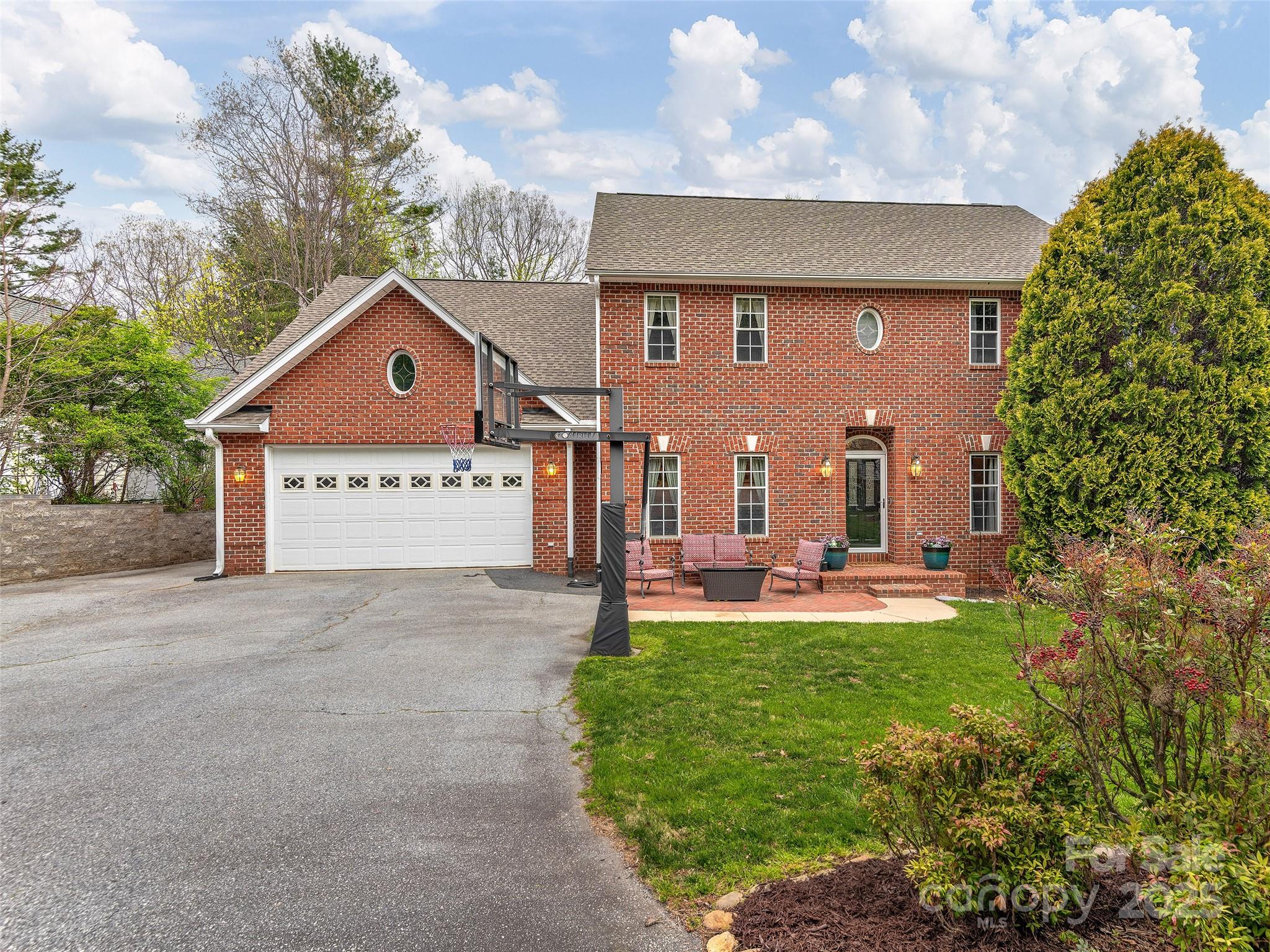 9 Madelyn Lane Fairview NC 28730