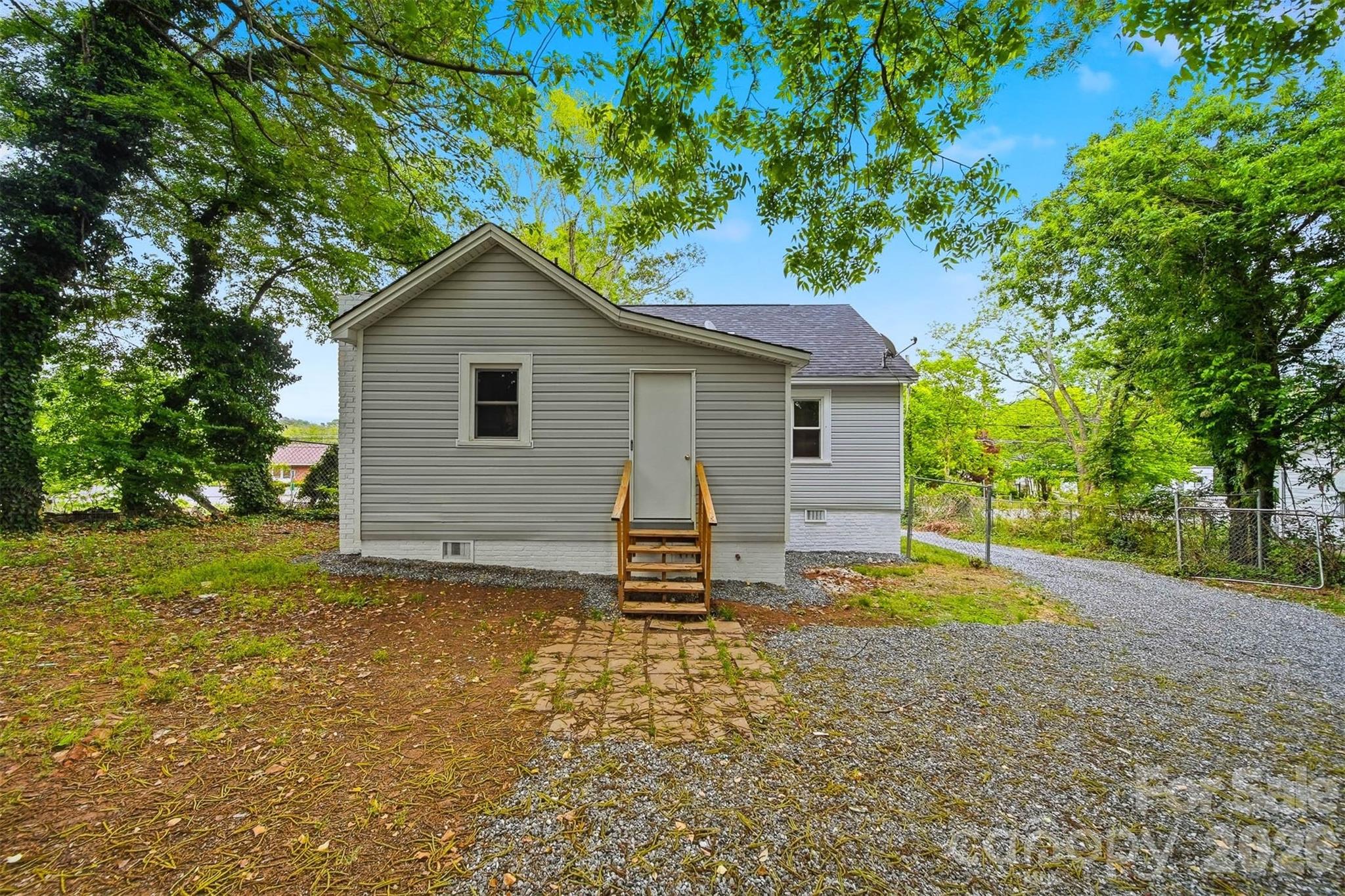 912 S Center Street Hickory NC 28602