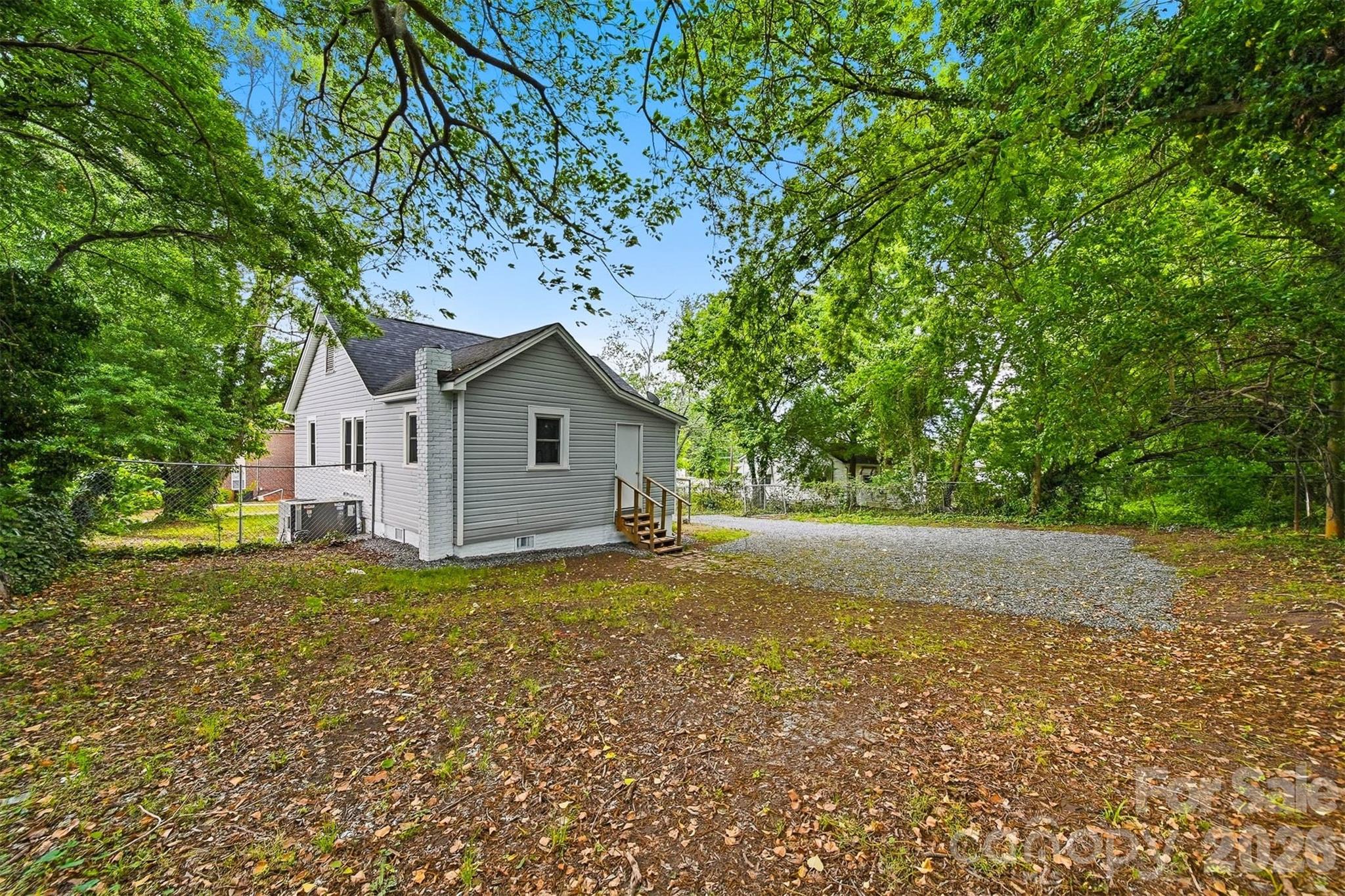 912 S Center Street Hickory NC 28602