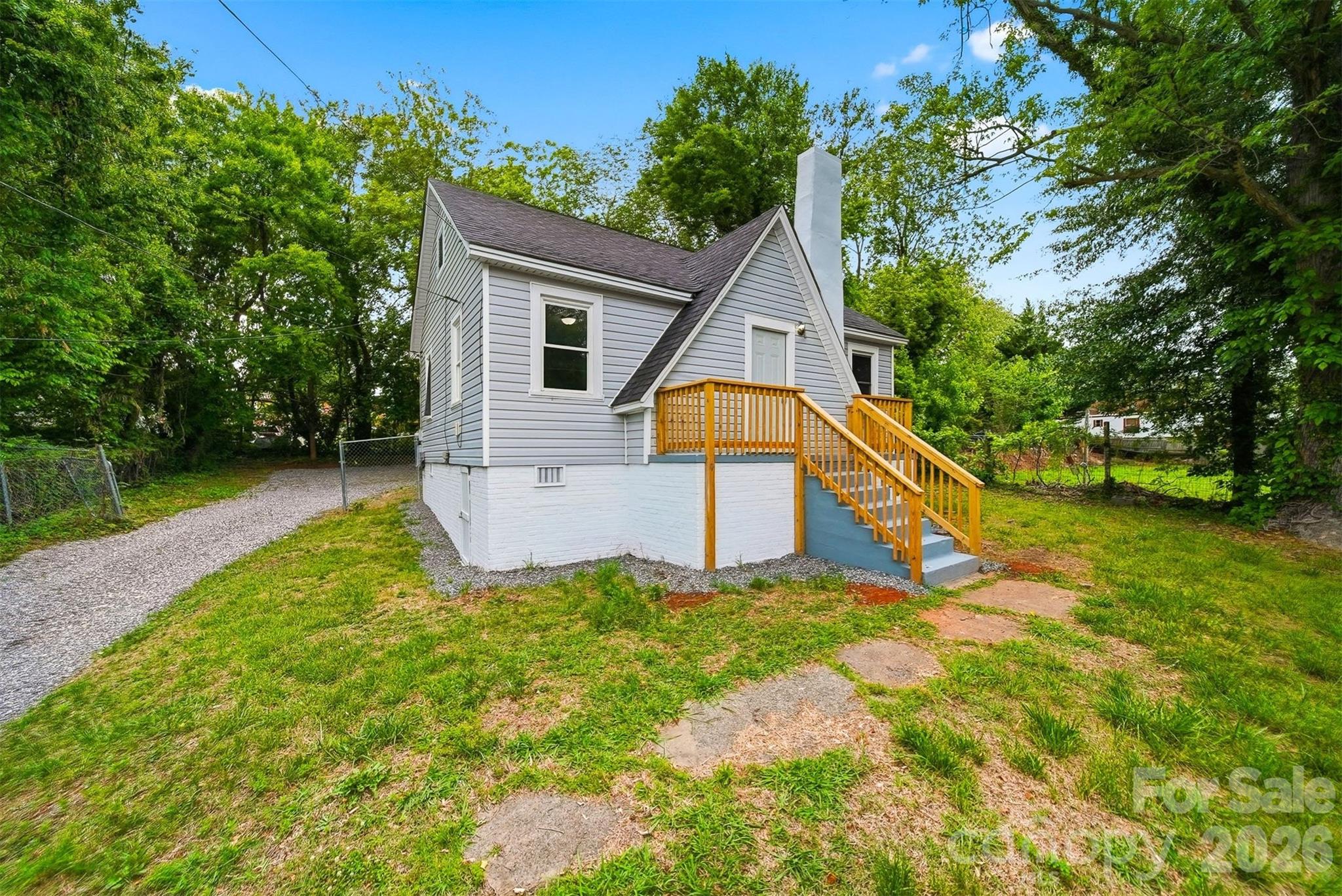 912 S Center Street Hickory NC 28602