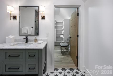 6 Stansbury Drive Asheville NC 28803