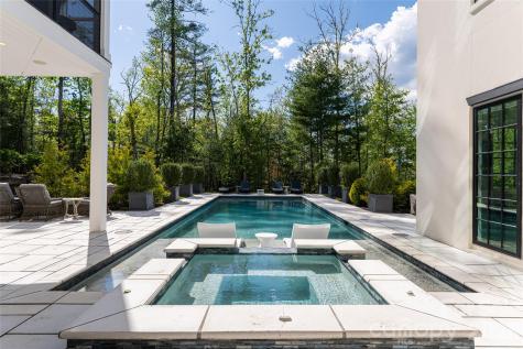 6 Stansbury Drive Asheville NC 28803