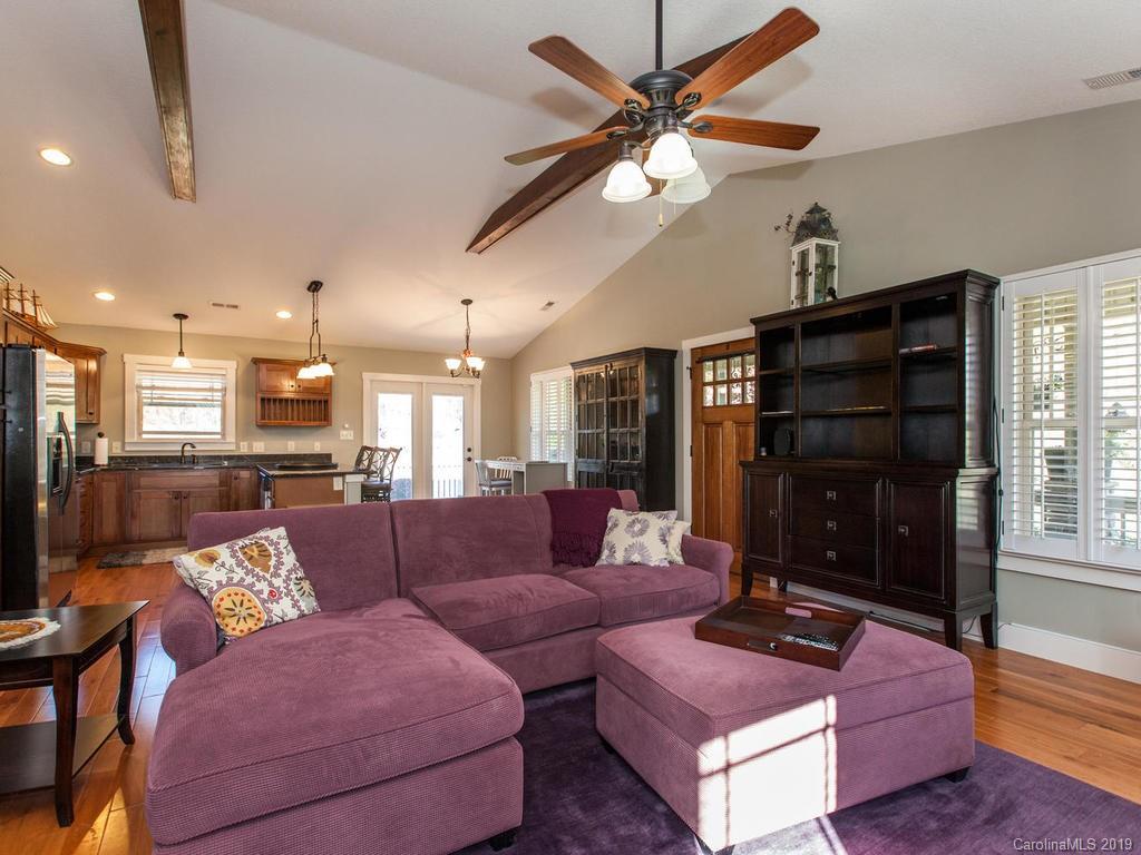 31 Flynn Branch Road Asheville NC 28804