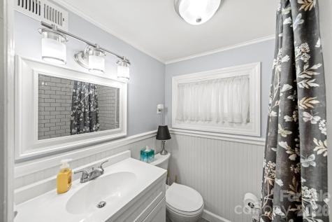 421 Tywood Street NE Lenoir NC 28645