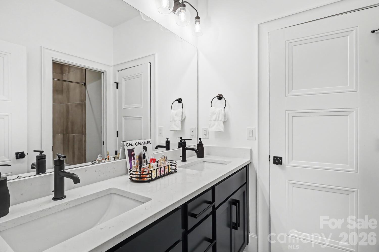 2852 Dorchester Place Charlotte NC 28209