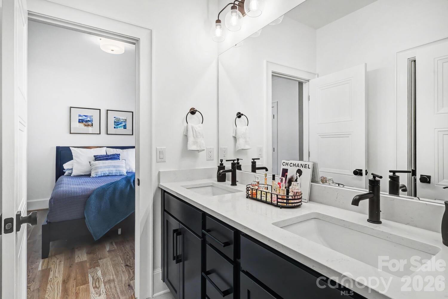 2852 Dorchester Place Charlotte NC 28209