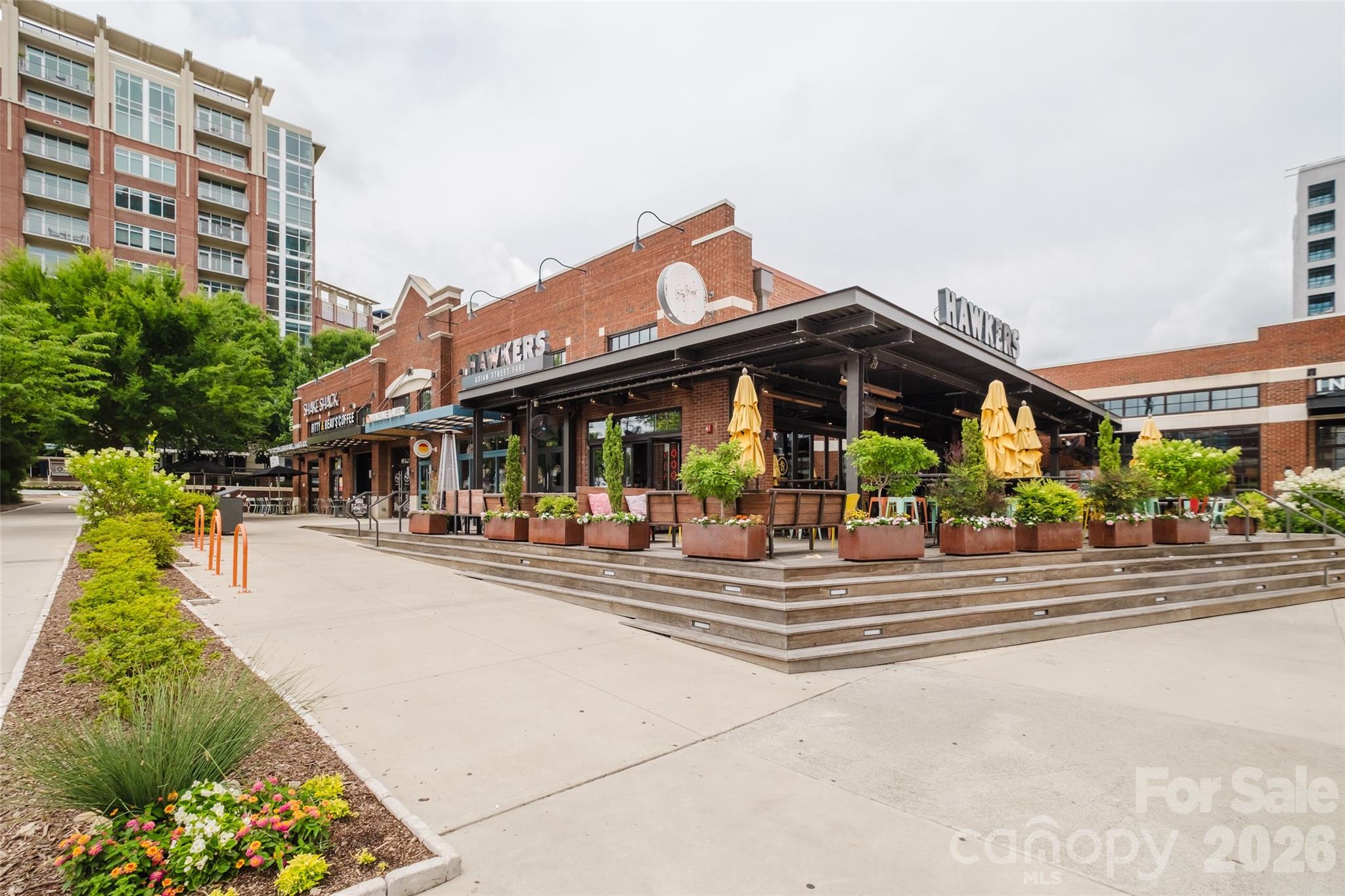 2852 Dorchester Place Charlotte NC 28209