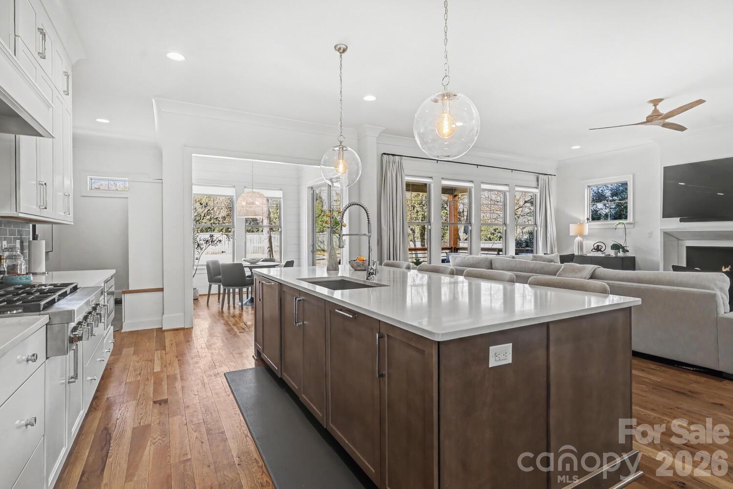2852 Dorchester Place Charlotte NC 28209